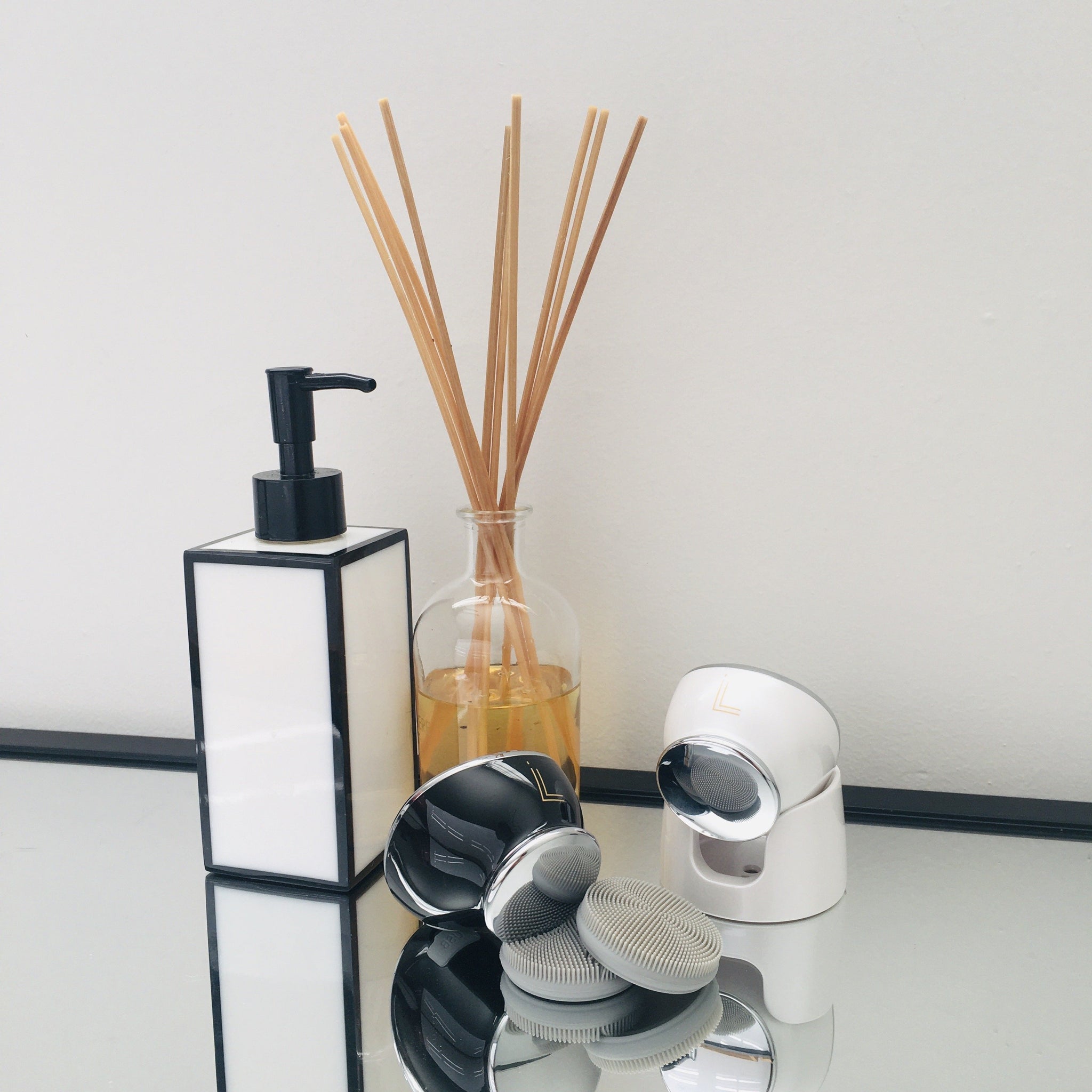 Lumilia NEO 3in1 Facial Cleanser & Massage - Lumilia Skin Co.